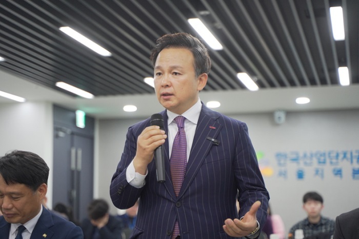 이계우 (사)한국산업단지경영자연합회장은 “해외 바이어와 우리 기업을 연계하고, 새로운 판로 개척을 주도하는 혁신의 장으로 발돋움할 것”이라고 말했다.