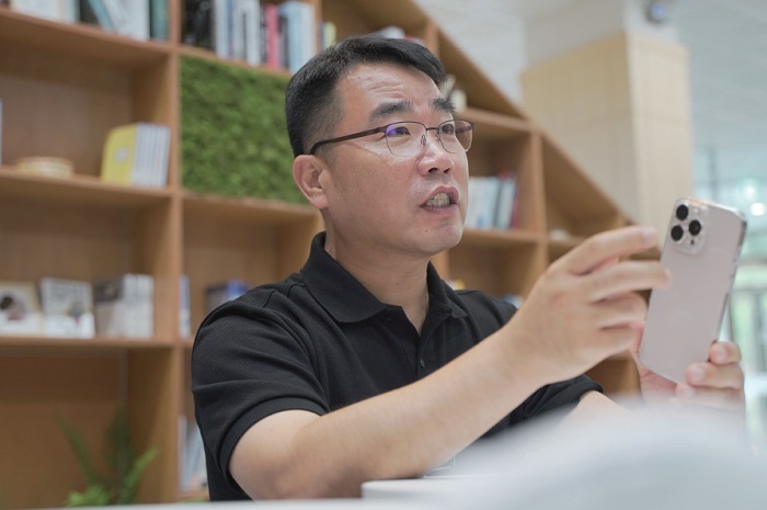 이광규 위로보틱스 연구소장은 “알렉스는 구동기부터 자체적으로 설계해 모터에서 직접 힘을 센싱하는 능력을 극대화했다”며 “새로운 휴머노이드의 표준이 될 것으로 기대한다”고 말했다.