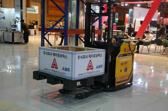 에이로보틱스의 주율주행 무인 지게차 AMR
