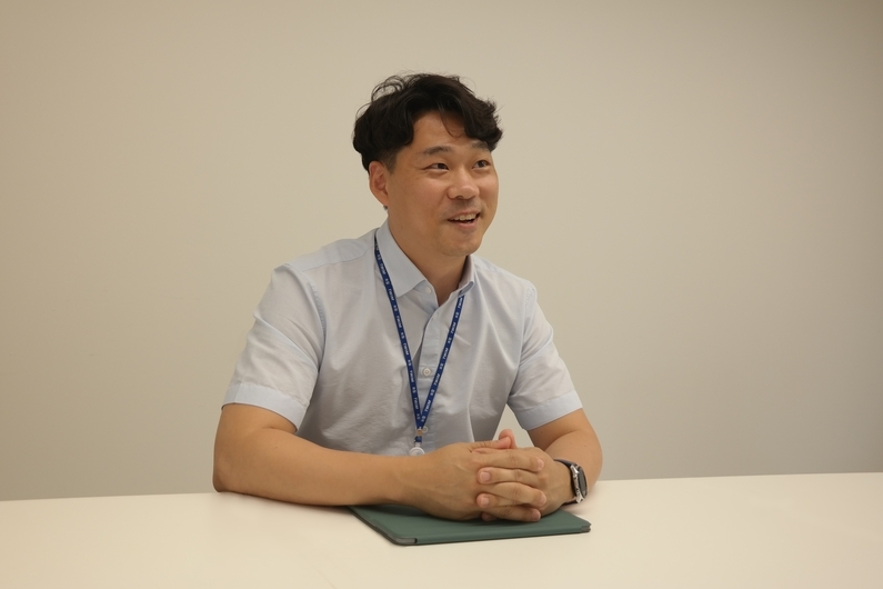 이양규 책임은 “트윔의 T-MES는 기기 간의 커뮤니케이션으로 핵심 데이터를 스스로 수집, 분석하여 이를 토대로 스스로 시뮬레이션을 하는 한 단계 진화한 MES로써 단계별 고도화 과정에서 부딪칠 문제점을 사전에 예방하고 모니터링 함으로써 보다 확실한 스마트 팩토리를 구현하는 데에 최적화된 솔루션”이라고 말했다.