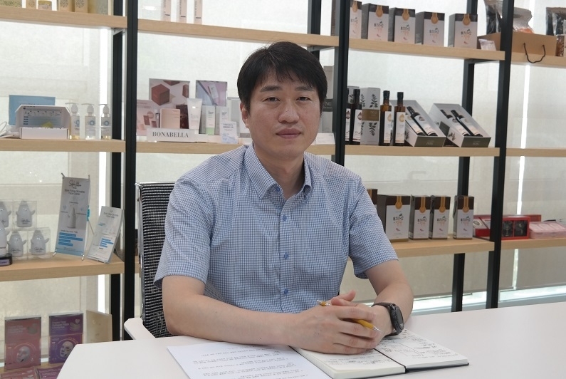 박상호 센터장은 “디지털 기반 생산시스템의 운영능력과 운영과정에서 추출되는 정보 분석능력을 갖추지 못한 공장의 스마트화는 오히려 비효율성을 가중시키는 결과를 초래할 수 있다”며, “기술적 변화뿐만 아니라 경영과 작업방식의 변화가 함께 수반되어야 한다”고 말했다.