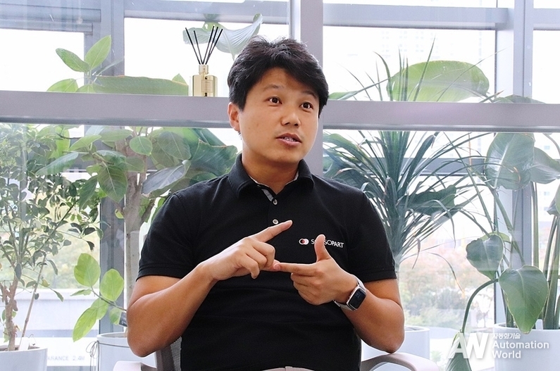 김성진 지사장은 이차전지·물류·로봇 영역에서 활약하는 자사 제품을 강조했다. (출처 : 헬로티)