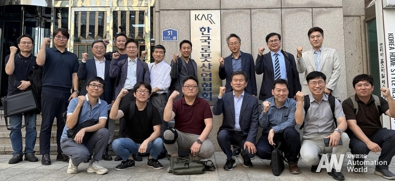 국내 로봇 업계 업체·기관 관계자들이 '로봇부품기업협의회'를 중심으로 한자리에 모여 로보틱스 경쟁력 제고 의지를 다졌다."(출처 : 한국로봇산업협회) 