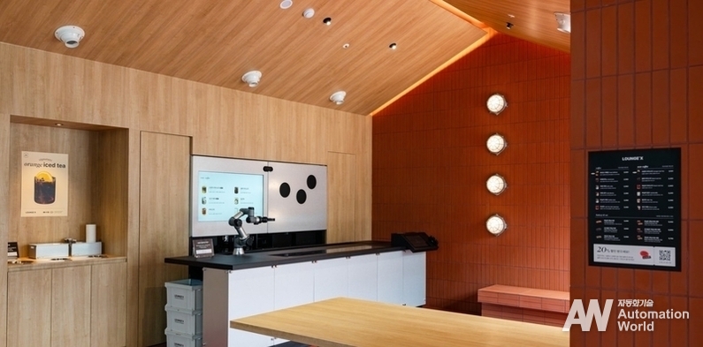 엑스와이지가 서울특별시 인증 정책을 통과해 기술력과 성장 가능성을 증명했다. 사진은 엑스와이지 무인 인공지능(AI) 로봇 카페 브랜드 '라운지엑스(LoungeX)'. (출처 : 엑스와이지)